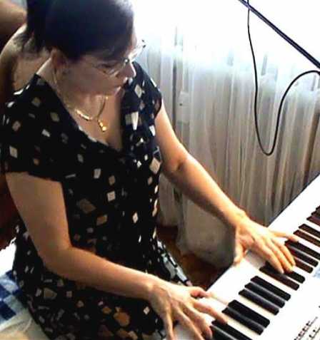 Hra na klavír - naučím 